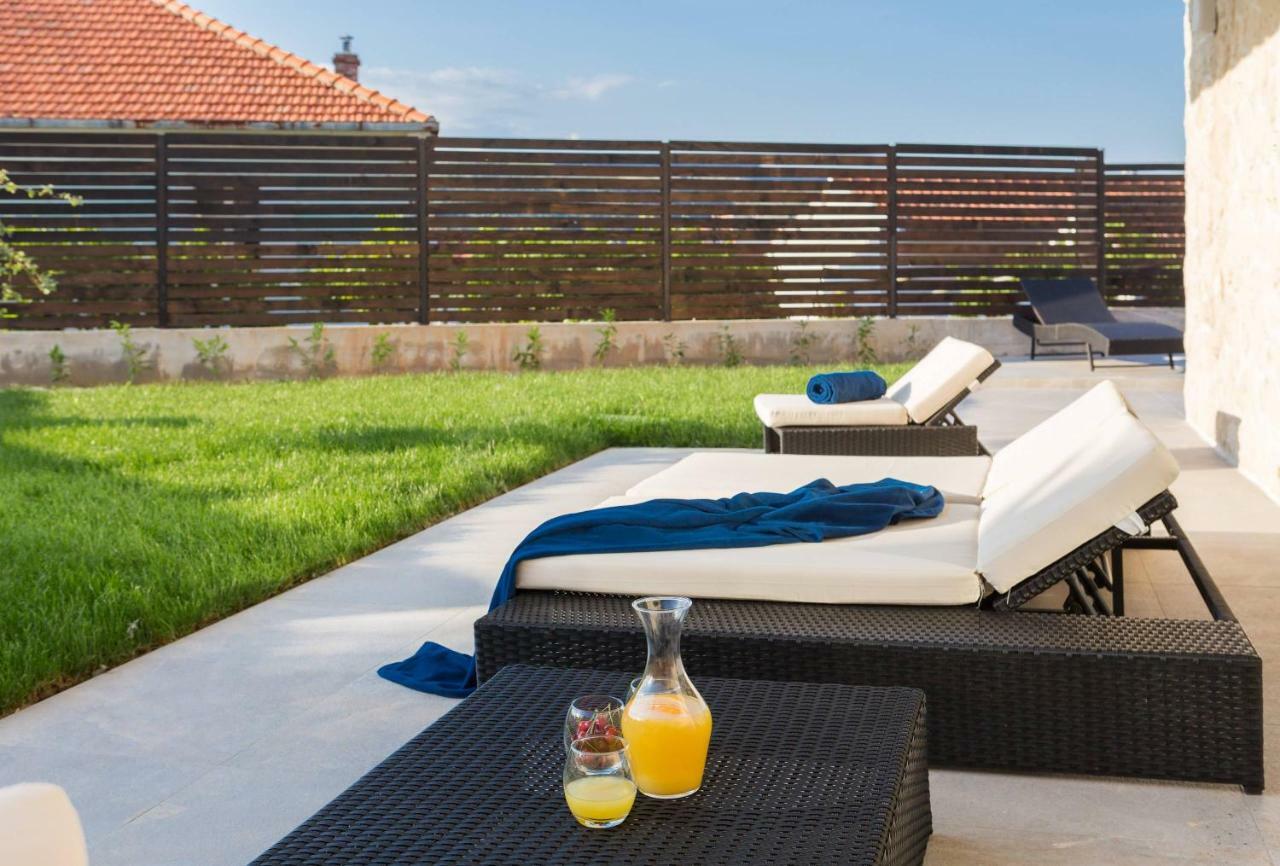Villa Salt - 10 People, Heated Pool, Trogir, Near & Split Airport